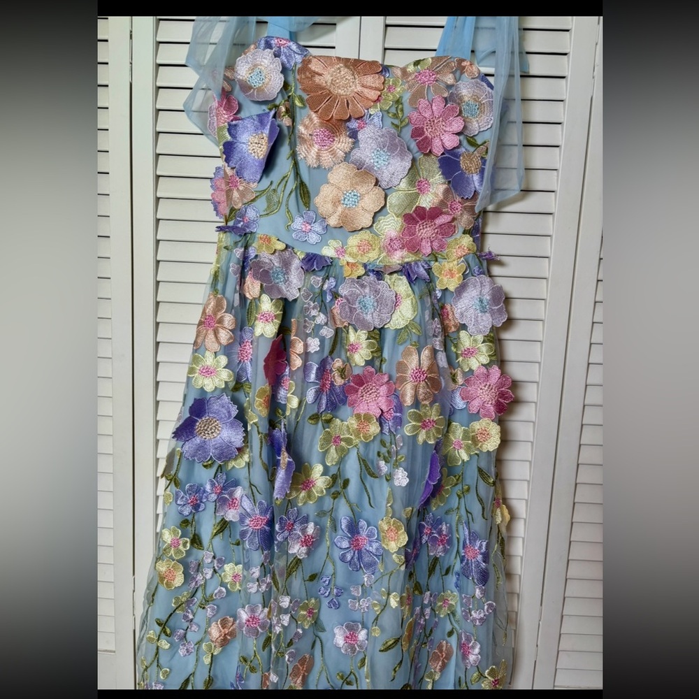 Boutique Just Me Blue 3D Floral Embroidered Tulle Midi Dress NWT  Size Small - Picture 3 of 5